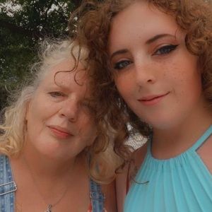 Meet your Posher, Britney